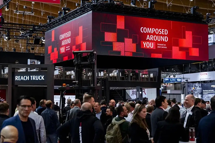 NAVIAI人形機器人亮相國際頂會 LogiMAT