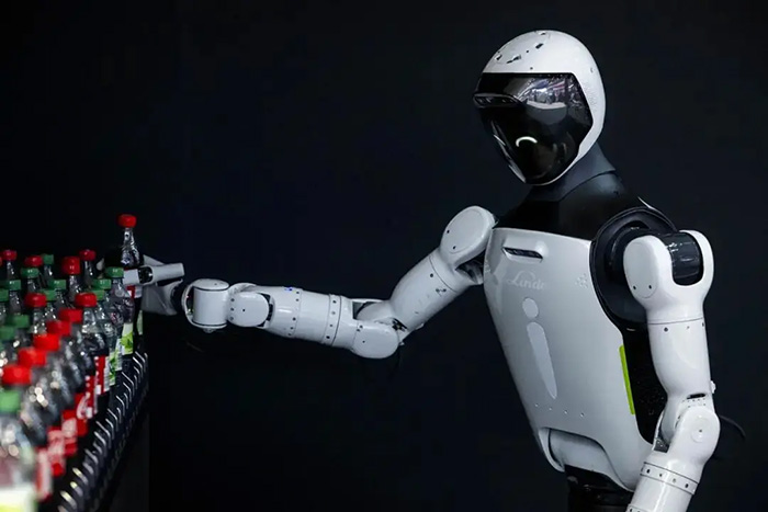 NAVIAI人形機器人亮相國際頂會 LogiMAT